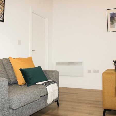 Modern Luxury Serviced Duplex Apartments By Repose- 150 Metro Court, West Bromwich Eksteriør bilde
