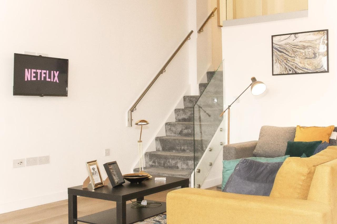 Modern Luxury Serviced Duplex Apartments By Repose- 150 Metro Court, West Bromwich Eksteriør bilde