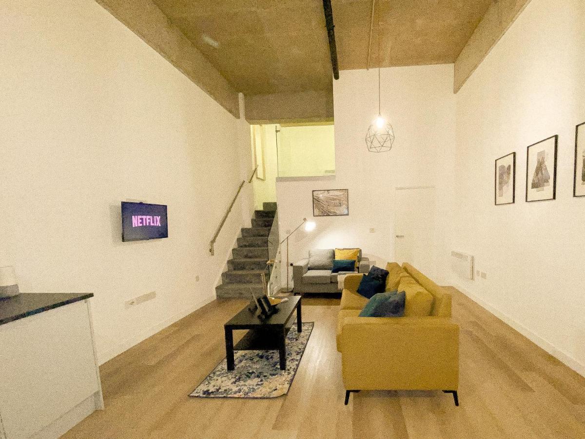 Modern Luxury Serviced Duplex Apartments By Repose- 150 Metro Court, West Bromwich Eksteriør bilde