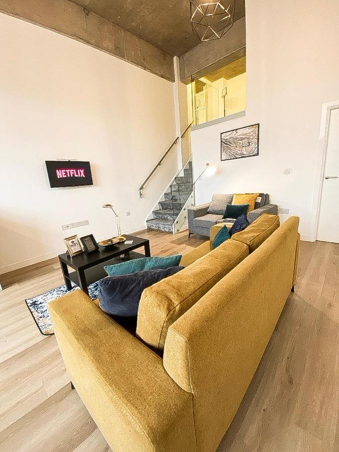 Modern Luxury Serviced Duplex Apartments By Repose- 150 Metro Court, West Bromwich Eksteriør bilde