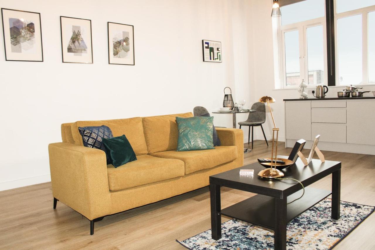 Modern Luxury Serviced Duplex Apartments By Repose- 150 Metro Court, West Bromwich Eksteriør bilde