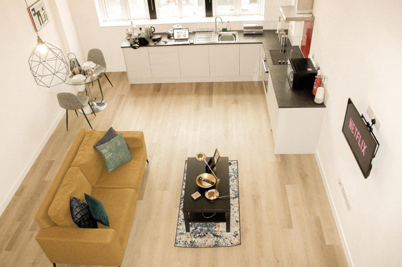 Modern Luxury Serviced Duplex Apartments By Repose- 150 Metro Court, West Bromwich Eksteriør bilde