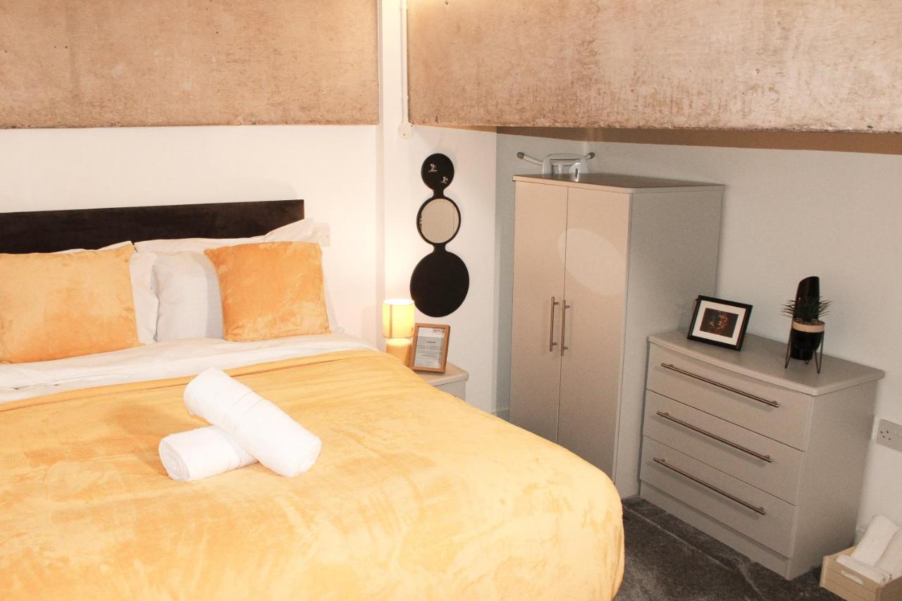 Modern Luxury Serviced Duplex Apartments By Repose- 150 Metro Court, West Bromwich Eksteriør bilde