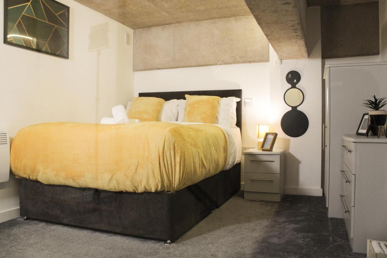 Modern Luxury Serviced Duplex Apartments By Repose- 150 Metro Court, West Bromwich Eksteriør bilde