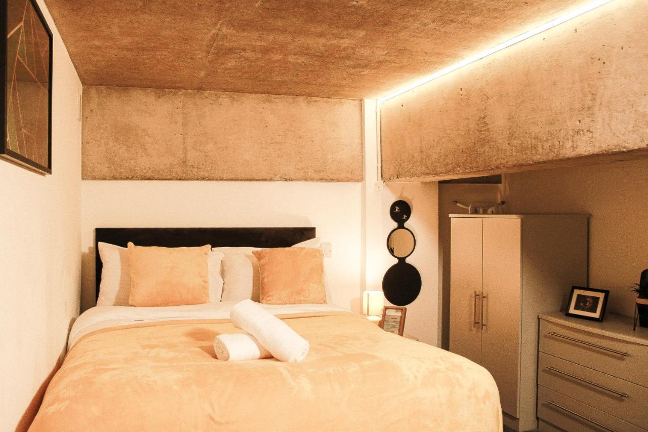 Modern Luxury Serviced Duplex Apartments By Repose- 150 Metro Court, West Bromwich Eksteriør bilde