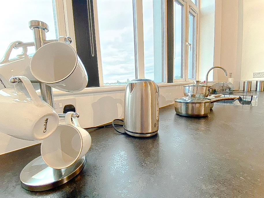 Modern Luxury Serviced Duplex Apartments By Repose- 150 Metro Court, West Bromwich Eksteriør bilde