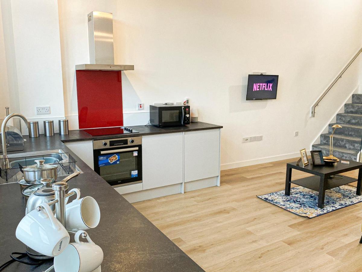 Modern Luxury Serviced Duplex Apartments By Repose- 150 Metro Court, West Bromwich Eksteriør bilde