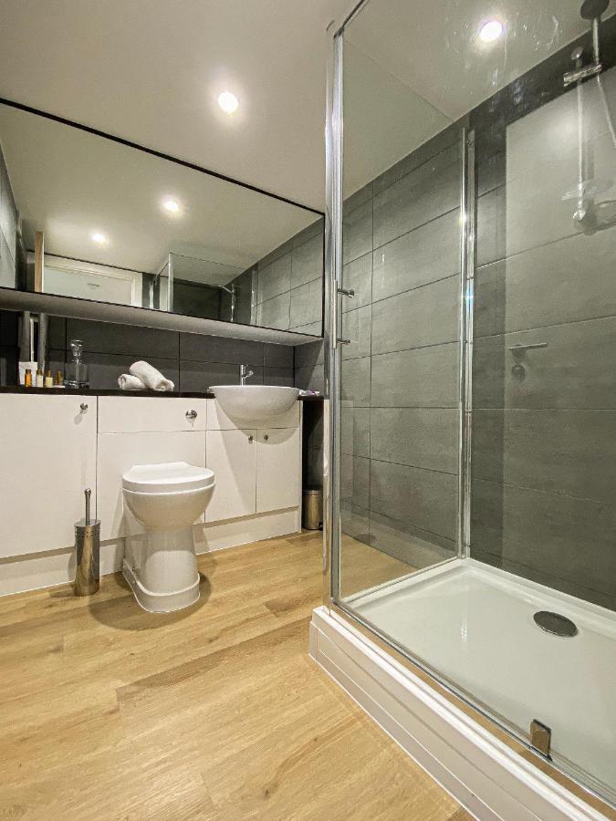 Modern Luxury Serviced Duplex Apartments By Repose- 150 Metro Court, West Bromwich Eksteriør bilde