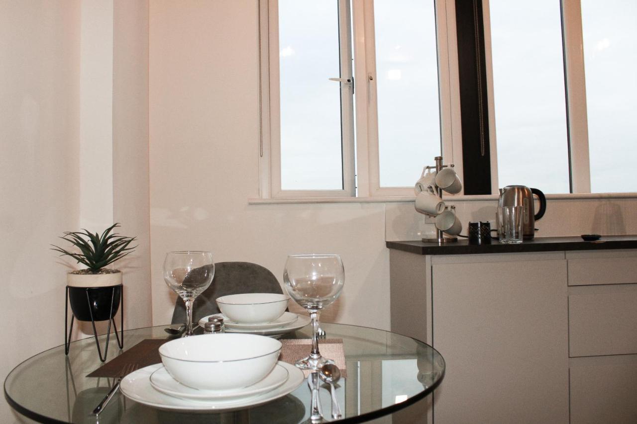 Modern Luxury Serviced Duplex Apartments By Repose- 150 Metro Court, West Bromwich Eksteriør bilde