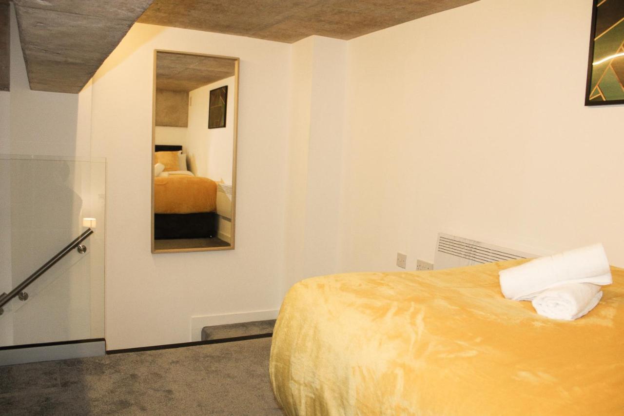 Modern Luxury Serviced Duplex Apartments By Repose- 150 Metro Court, West Bromwich Eksteriør bilde