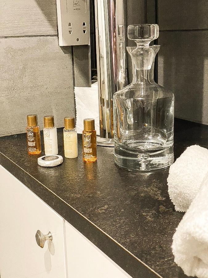 Modern Luxury Serviced Duplex Apartments By Repose- 150 Metro Court, West Bromwich Eksteriør bilde
